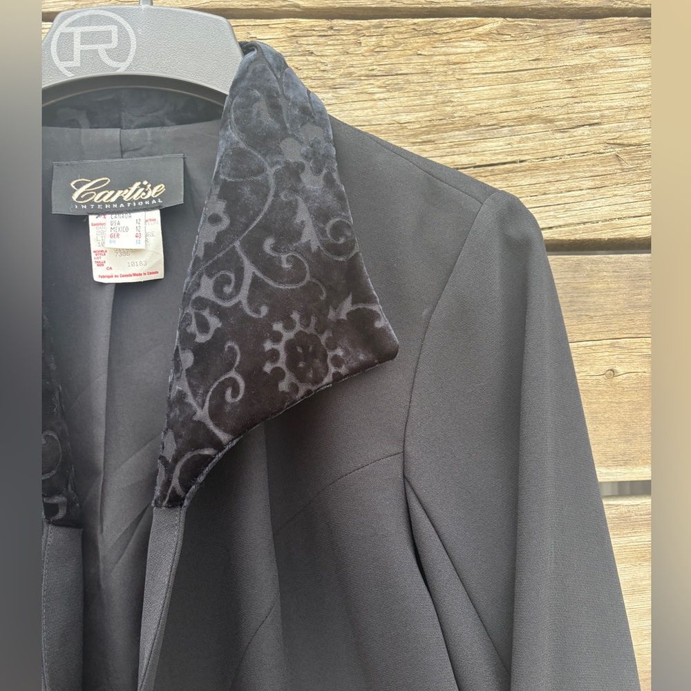 Cartise international black cropped bolero - Picture 2 of 9
